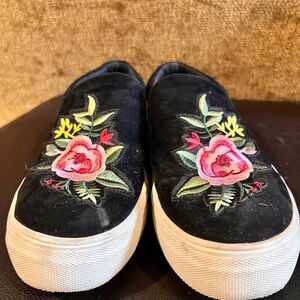 Steve Madden slip on pre loved in excellent condition